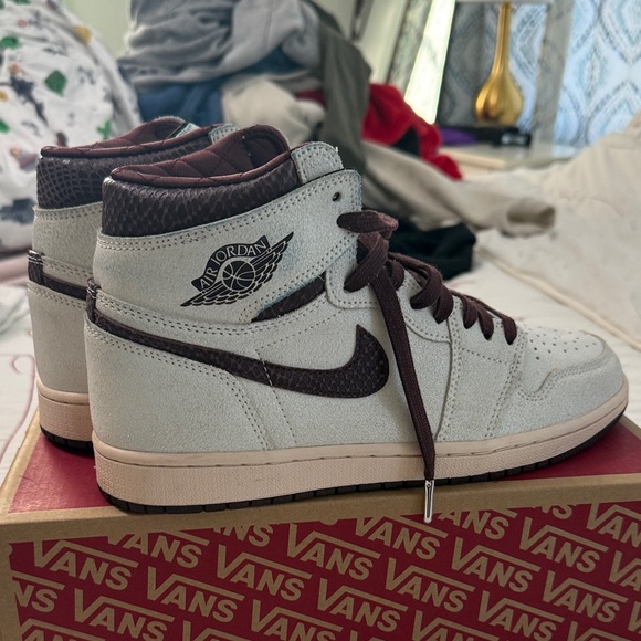 Jordan A Ma Maniere 1 size 9.5